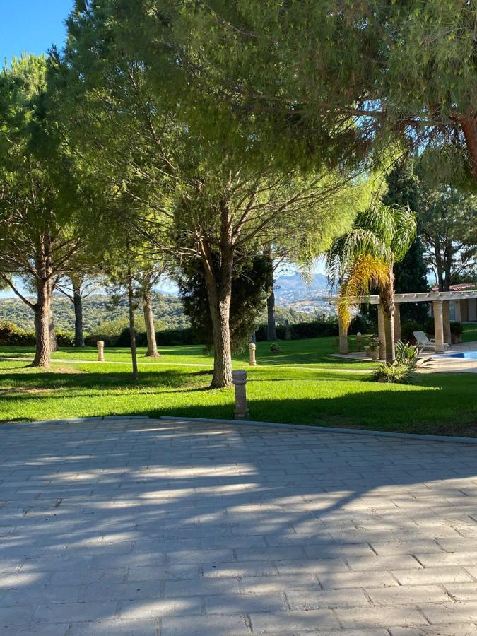 Nostrana Village Apartments Koskinou  Екстериор снимка