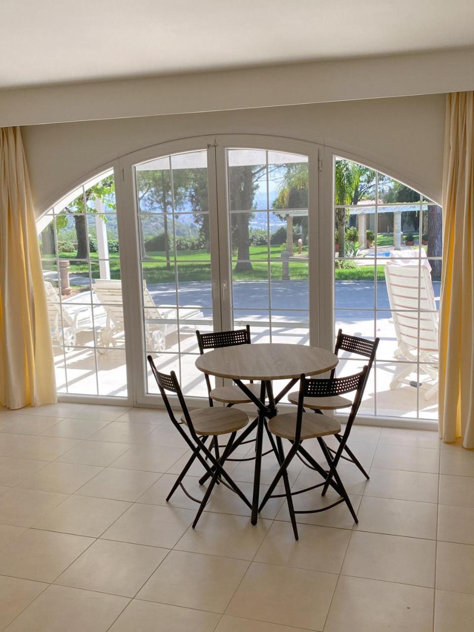 Nostrana Village Apartments Koskinou  Стая снимка