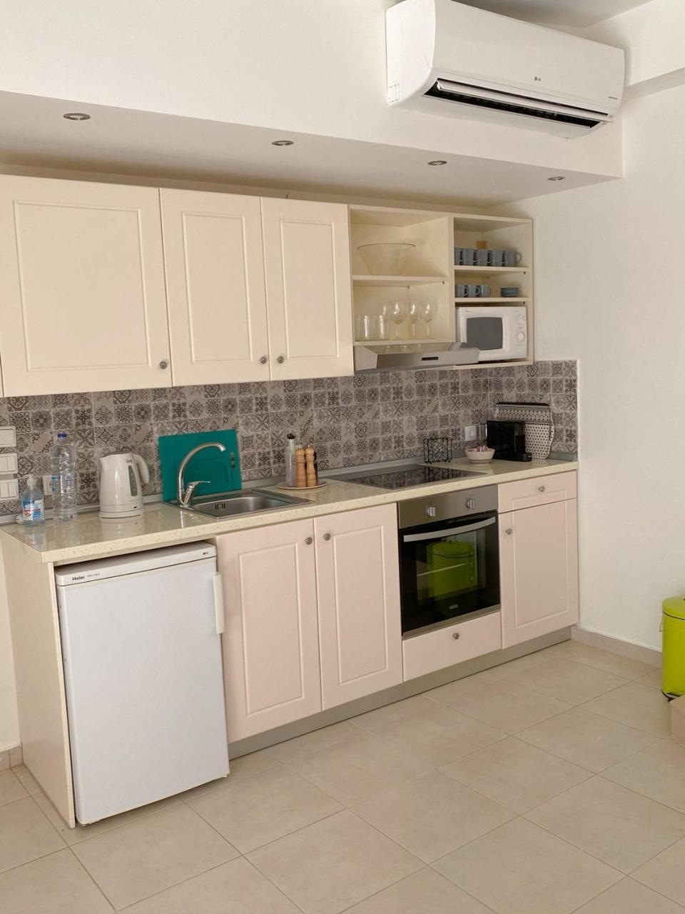 Nostrana Village Apartments Koskinou  Стая снимка