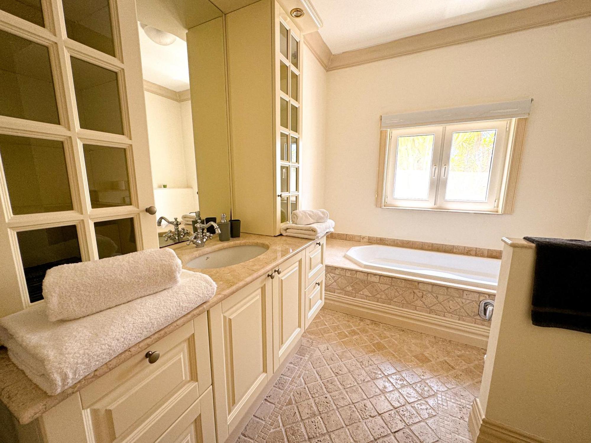 Nostrana Village Apartments Koskinou  Екстериор снимка